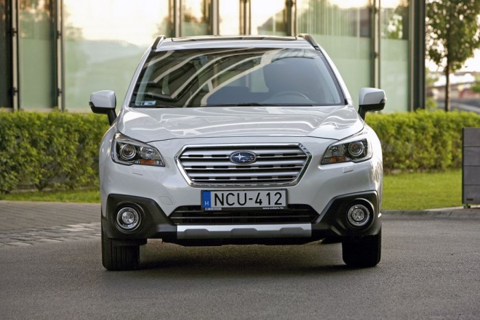 A kerek ködlámpák maradtak, csak összementek