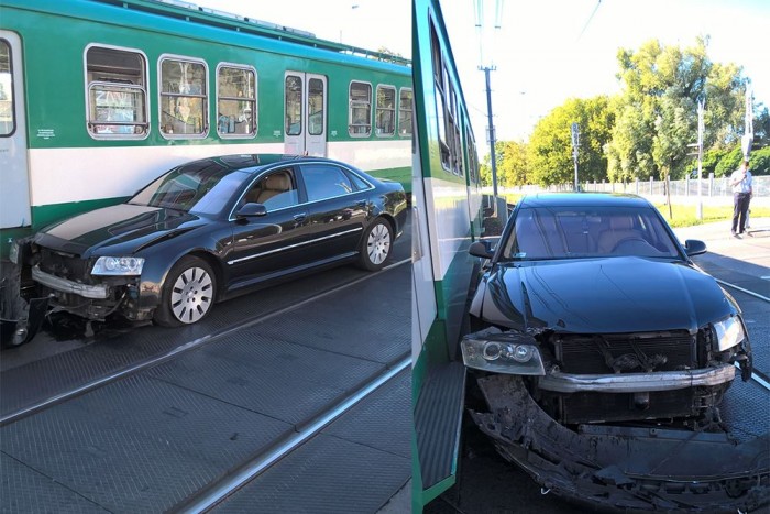 Ledarált egy autót a HÉV 3