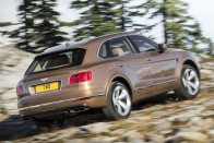 Bentley Bentayga: Normálisnak akar látszani 41