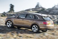 Bentley Bentayga: Normálisnak akar látszani 42