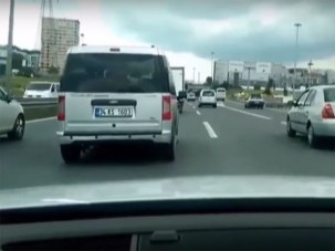 Mindenkire fittyet hányt az ámokfutó audis