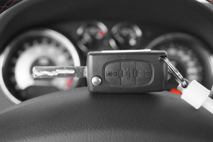 RIP, Peugeot RCZ, emléked örökké szívünkben él! 10 2015-ben egy 12 milliós kocsiban azért ez ciki, fejleszteni pedig nem volt pénz - nyugdíjba megy az RCZ
