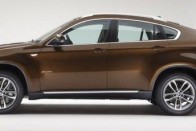 Hölgyeim és uraim, íme, a Mercedes X6-os! 115