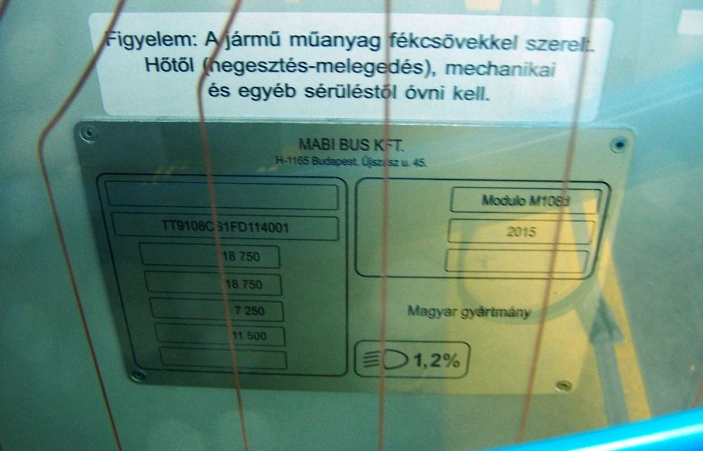 Szokni kell még: az Ikarus V127 V2-ből  Modulo M 108D lett. A gyártó pedig a Magyar Autóbuszgyártó Kft. helyett a MABI-Bus Kft. lett.