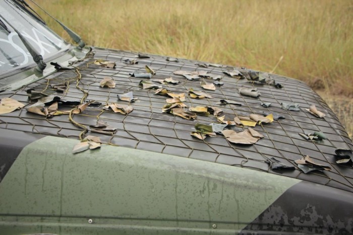 Katonát faragtak a német népautóból 11