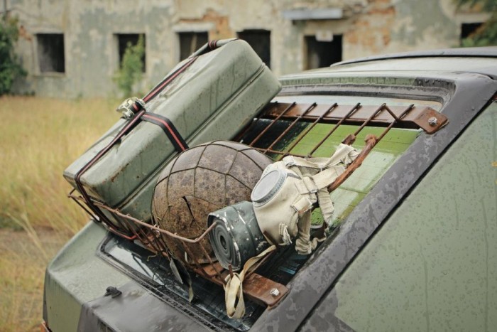 Katonát faragtak a német népautóból 9