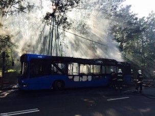 Lángoló busz Budán, a sofőr kórházba került