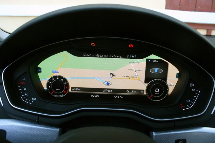 12,3 collos a digitális műszerfal a TT mintájára. Felárát nem tudjuk, de nagyon sokat dob az autón