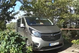 Öt perc alatt jutottunk át a lezárt határon