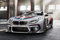 Luxusautóból versenyautó: BMW M6 GT3… 28