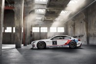 Luxusautóból versenyautó: BMW M6 GT3… 41