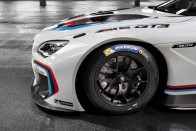 Luxusautóból versenyautó: BMW M6 GT3… 42