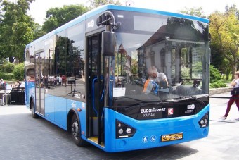 Török midibuszokat kap a budai Vár