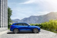 Karkötővel nyílik a Jaguar első SUV-ja, az F-Pace 42