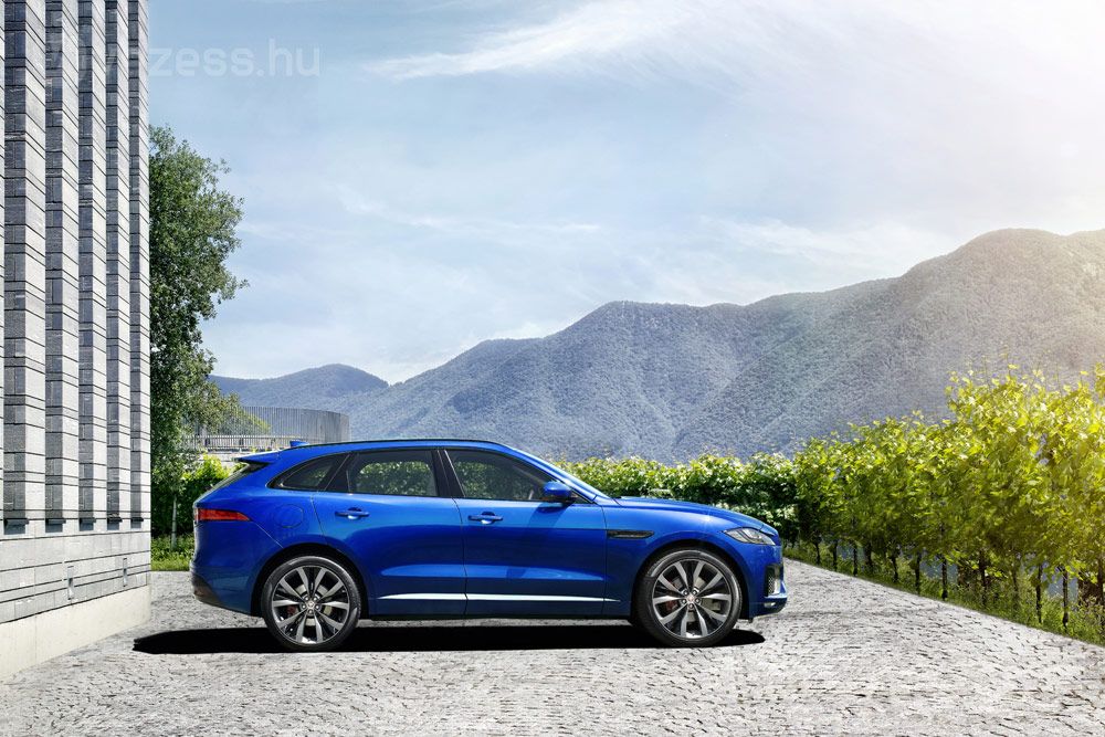 Karkötővel nyílik a Jaguar első SUV-ja, az F-Pace 9