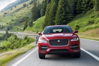 Karkötővel nyílik a Jaguar első SUV-ja, az F-Pace 61