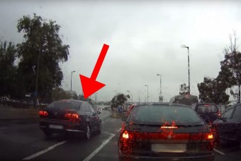 A rakparton előző passatos kiütötte a bunkóságmérőt