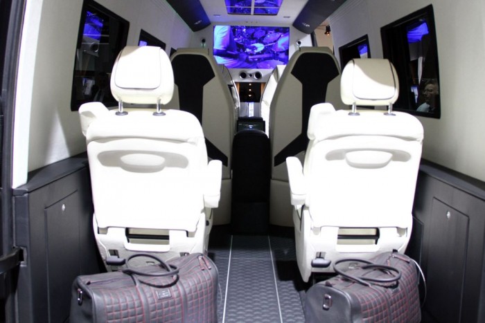 Luxusbusz, 160 millió forintért 8