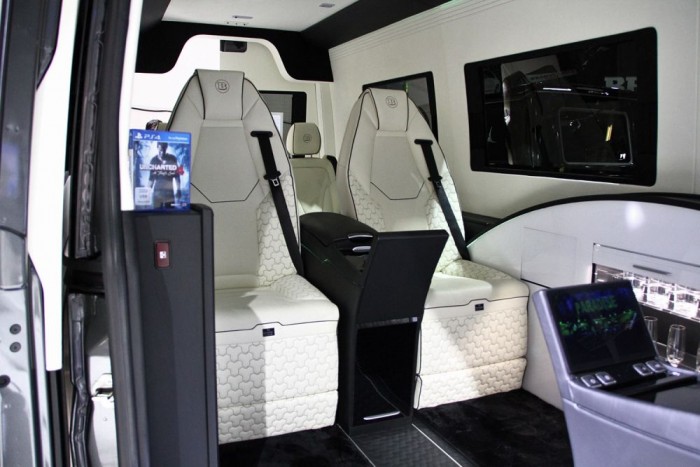 Luxusbusz, 160 millió forintért 6