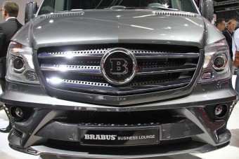 Luxusbusz, 160 millió forintért