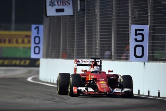 F1: A Ferrari az élen, a Mercedes sehol