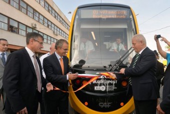 Végre elindult az új budapesti villamos