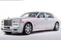 ...mint a közel háromszor olyan tömegű Rolls Royce Phantom után