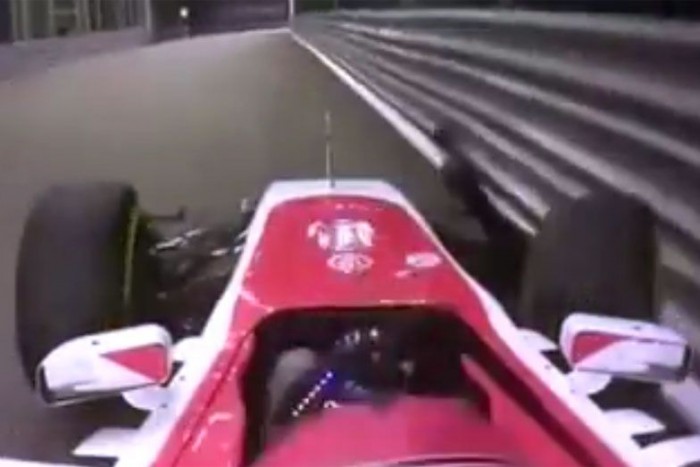Videó a Forma-1 újoncának balesetéről