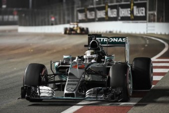 F1: Örülhetünk a Mercedes megroggyanásának?