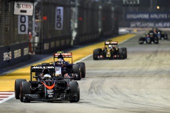 F1: A McLaren még a téli teszteknél jár