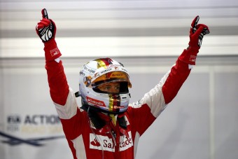 F1: Vettel életet lehelt a bajnokságba