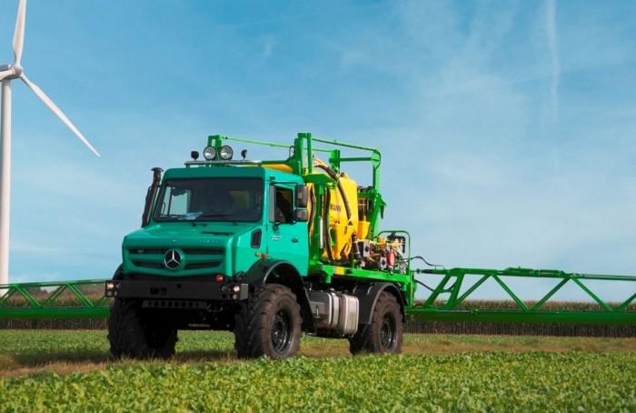 Jönnek a mezőgazdasági Unimogok 7