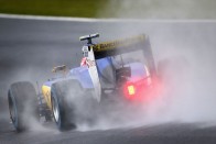 F1: Button ködösít a visszavonulásról 75