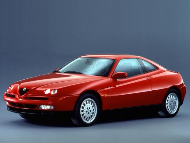 10 izgalmas benzines 1 millióért. Vennéd? 8 | Vezess Alfa Romeo GTV 2.0 V6