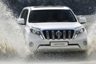 Új motort, új váltót kapott a Toyota Land Cruiser 8