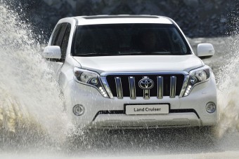 Új motort, új váltót kapott a Toyota Land Cruiser