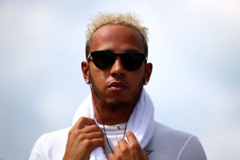 F1: Ilyen cukinak még nem láttad Lewis Hamiltont!