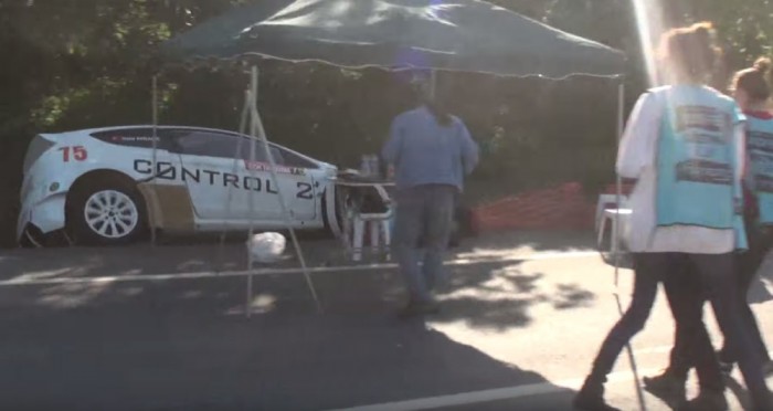 Ez a versenyző szó szerint beesett a célba