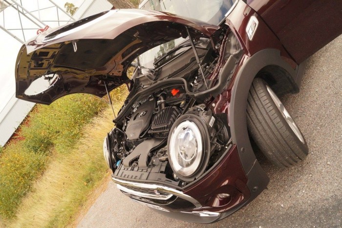 Vezettük: Mini Clubman – 2016 18 | Vezess Félelmetes, ahogy lecsupaszodik a gépháztető nyitására