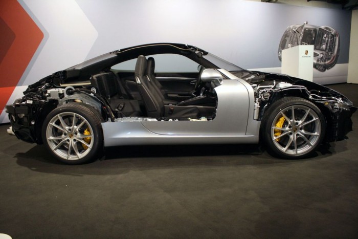 Porsche 911 991 II: már a Porschében is a fogyasztás a fontos 2 Exkluzív bemutató: a Vezess.hu az egyetlen magyar autós lapként volt jelen az új 911 technikájáról tartott továbbképzésen