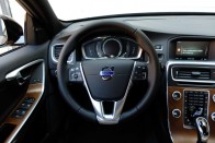 Teszt: Volvo V60 D4 AWD Cross Country 30