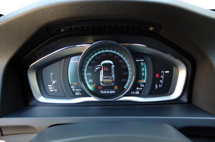 Teszt: Volvo V60 D4 AWD Cross Country 12