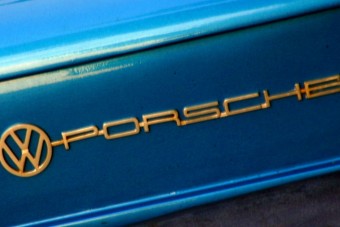 Na, ki az a hülye, aki most adja el VW-részvényeit?