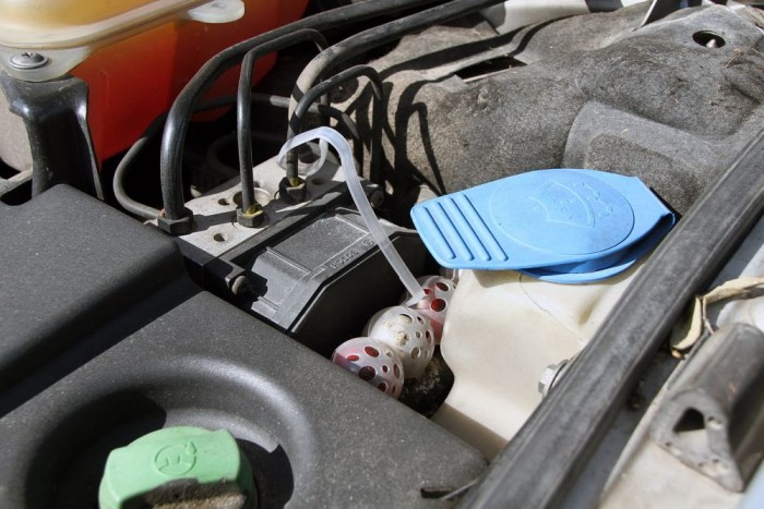 WC illatosító a motortérben. nyestek ellen kiváló. 