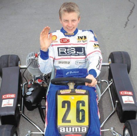 36 fotóval ünnepeljük a ma tutira másnapos Räikkönent 8 | Vezess A kötelező integetéssel már itt bajok voltak