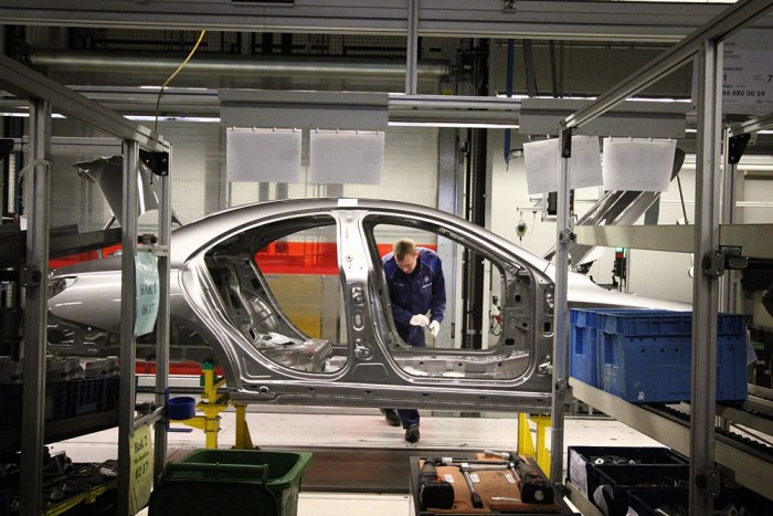 Vezetőváltás a kecskeméti Mercedesnél 6