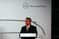 Vezetőváltás a kecskeméti Mercedesnél 89