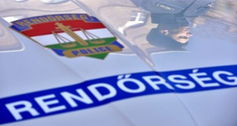 Szülő nőn segített egy fonyódi autópálya-rendőr