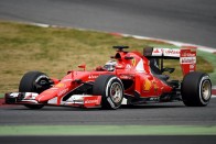 F1: Máris alávágtak az új csapatnak 64