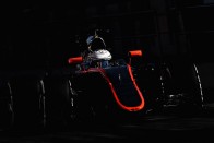 F1: Máris alávágtak az új csapatnak 97